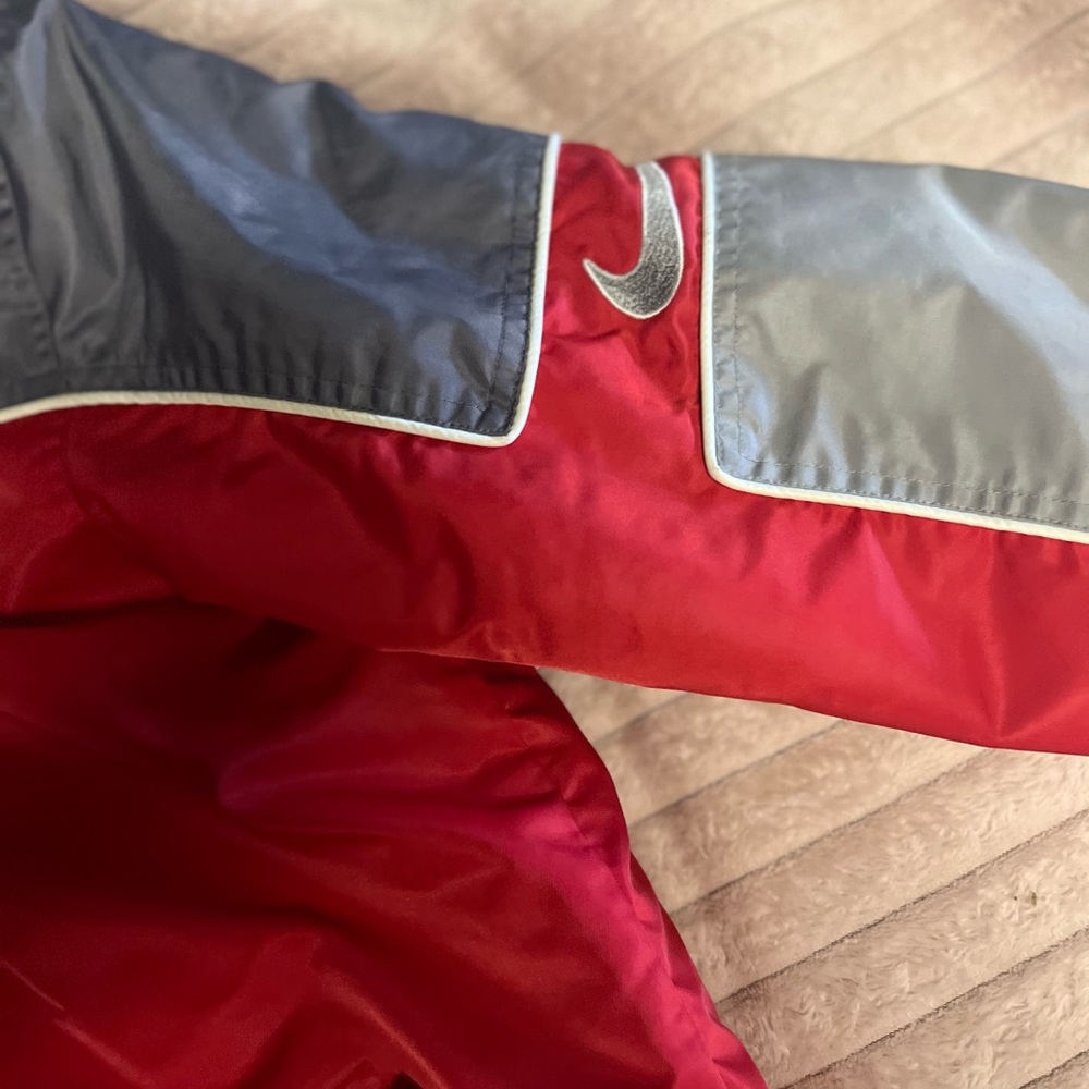 Vintage Nike Red/Gray Full Zip Reversible Fleece Lined Jacket Boys Large (14-16) - Picture 4 of 10